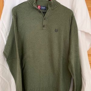 Men’s pullover sweater with button up